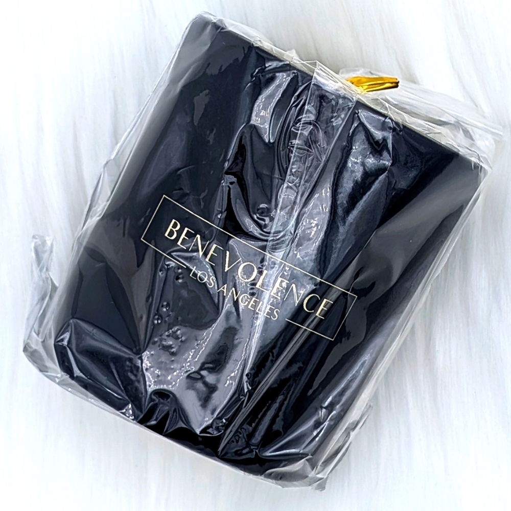 🔴 BENEVOLENCE LA Rose & Sandalwood Signature Candle